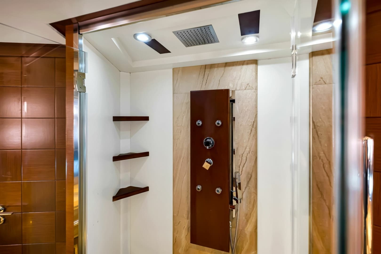 2005 Azimut 105