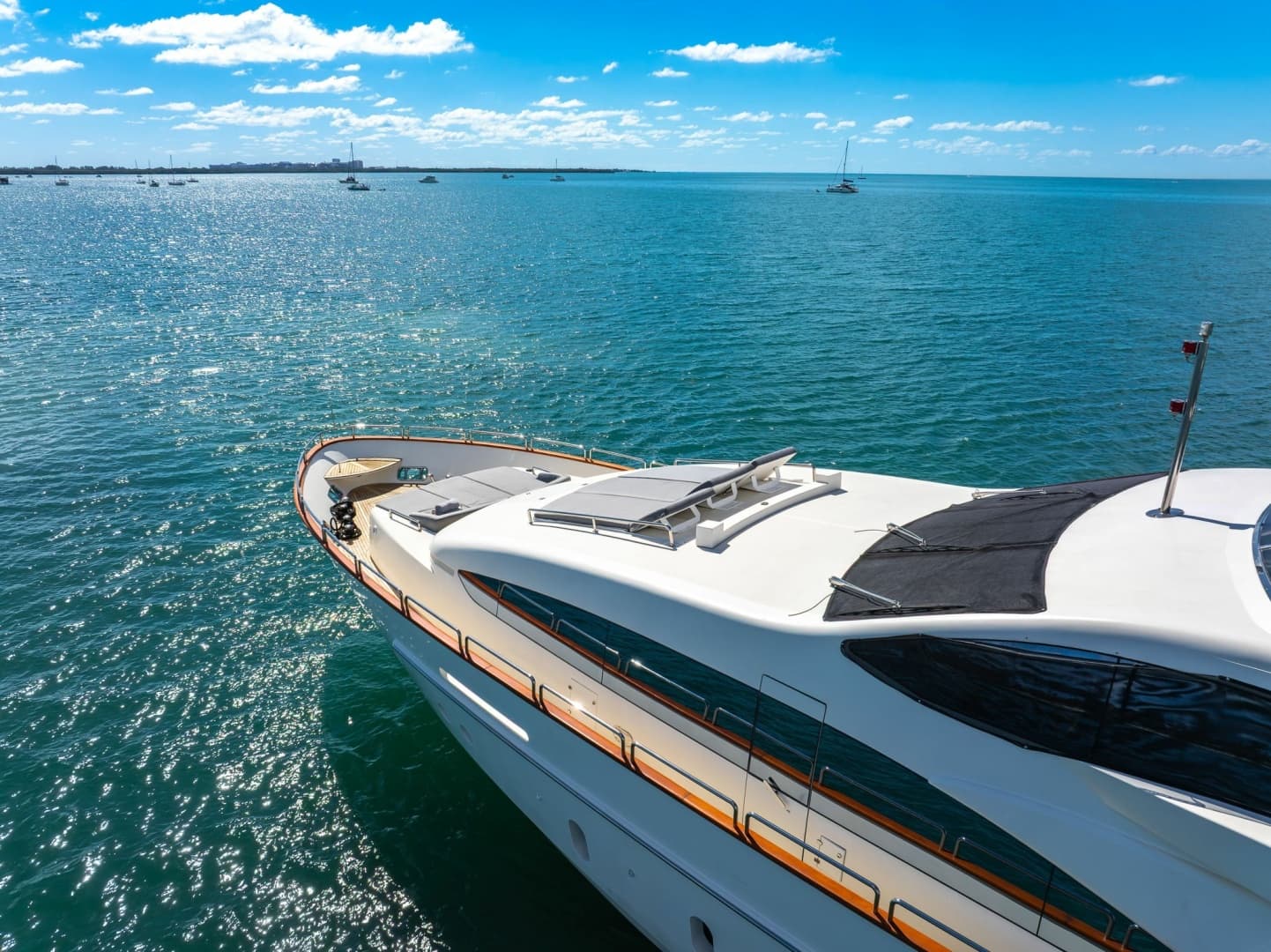 2005 Azimut 105