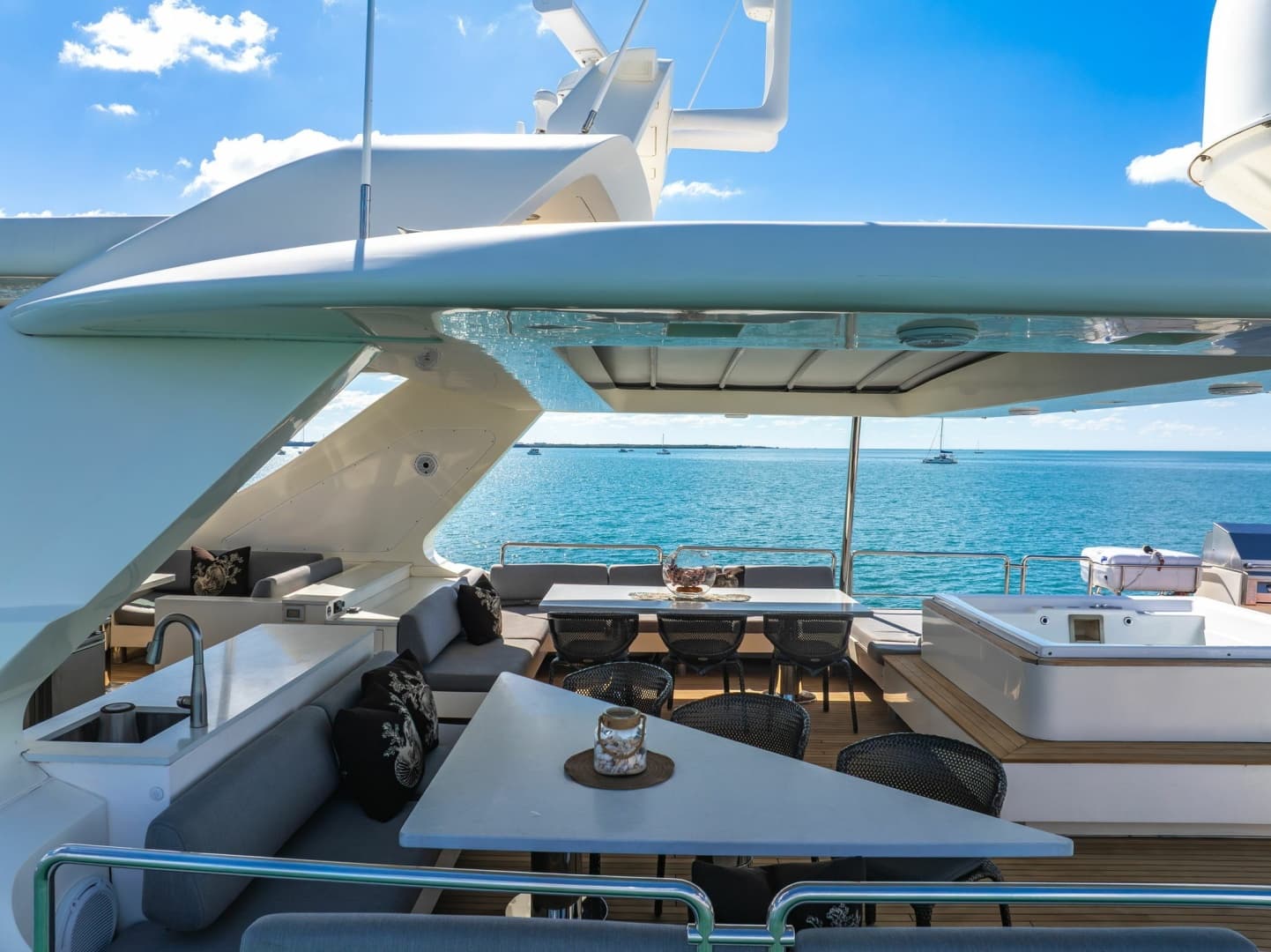 2005 Azimut 105