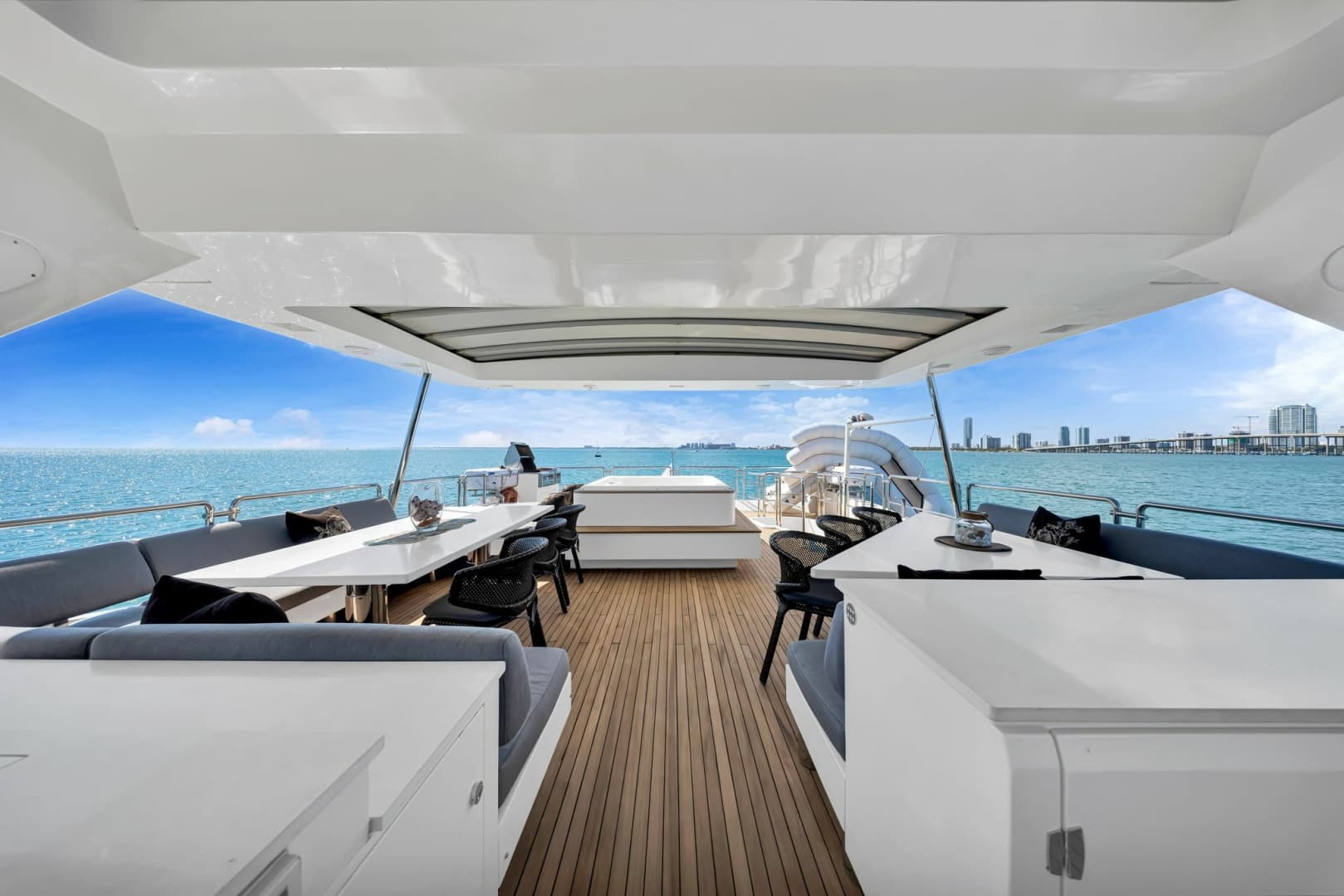 2005 Azimut 105
