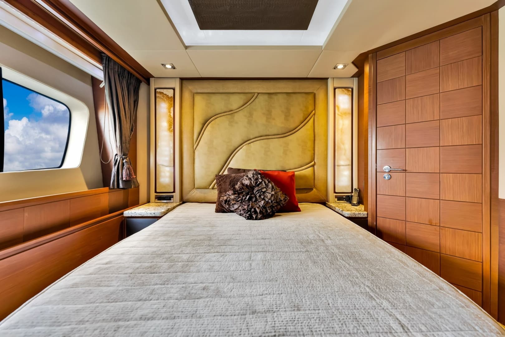 2005 Azimut 105