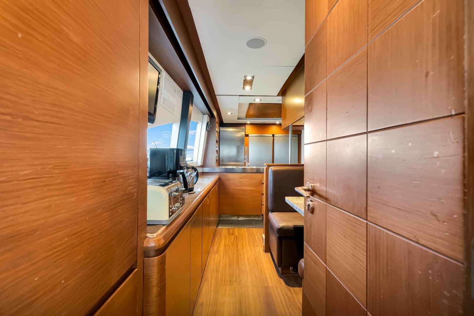 2005 Azimut 105