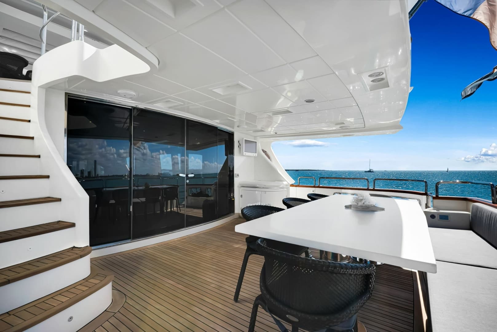 2005 Azimut 105