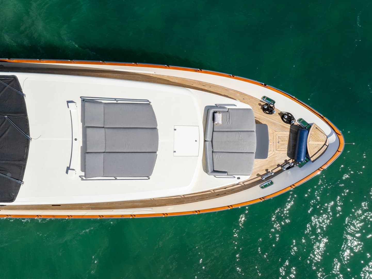 2005 Azimut 105