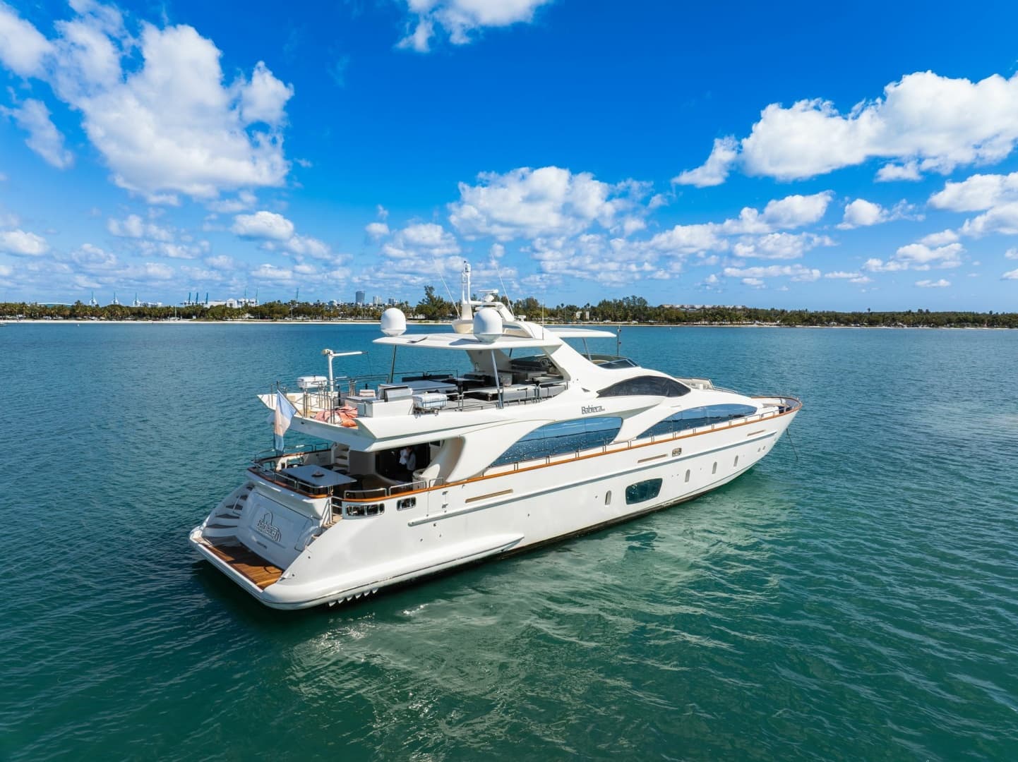 2005 Azimut 105