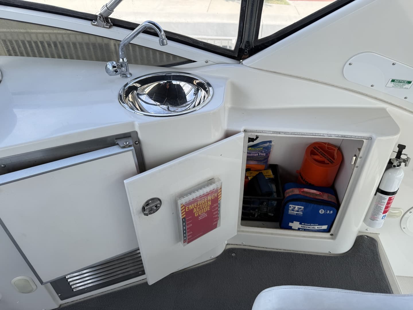 2006 Carver 44 CMY