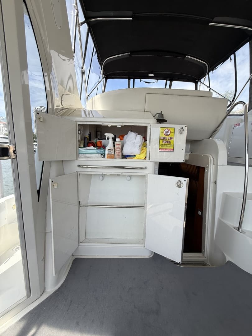 2006 Carver 44 CMY