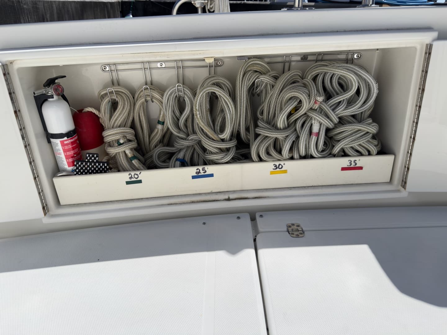 2006 Carver 44 CMY