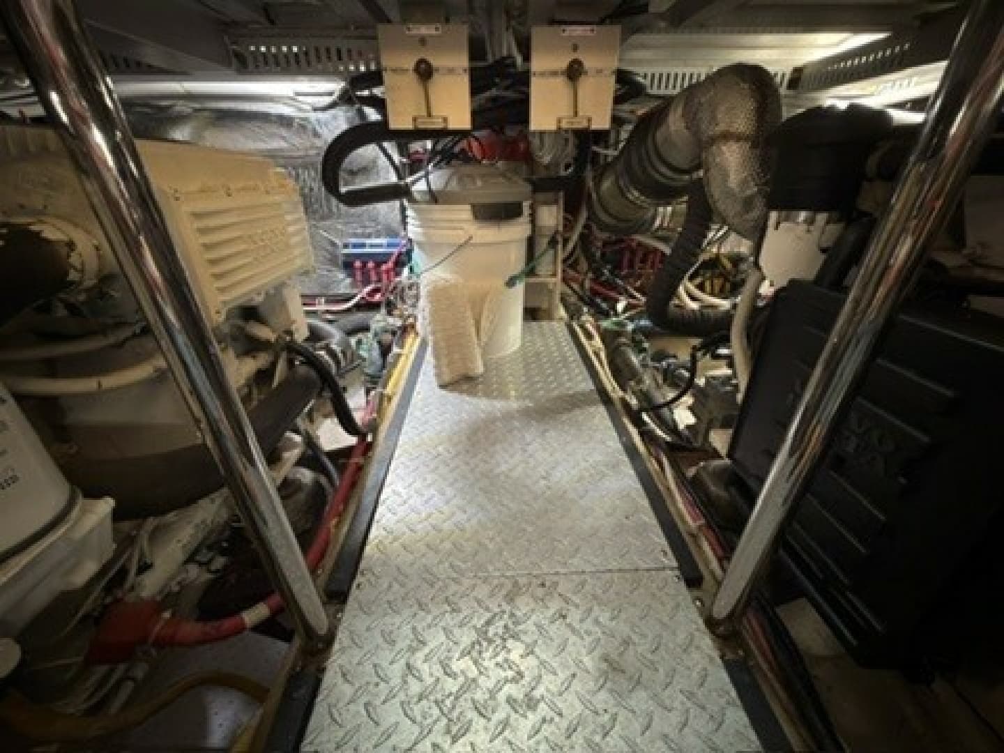 2006 Carver 44 CMY