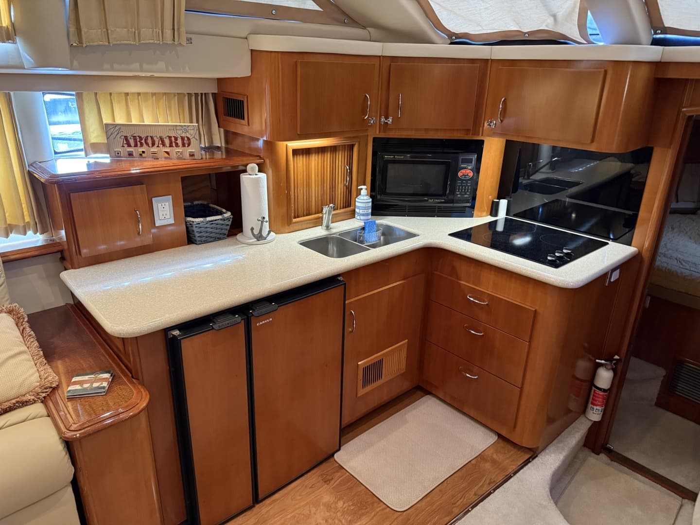 2006 Carver 44 CMY