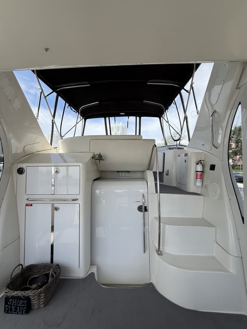 2006 Carver 44 CMY