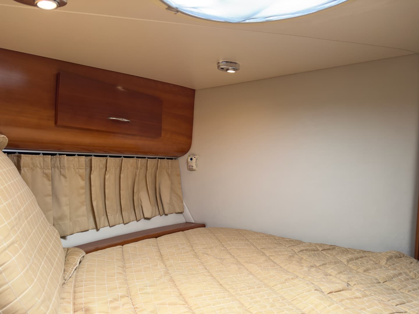 2006 Carver 44 CMY
