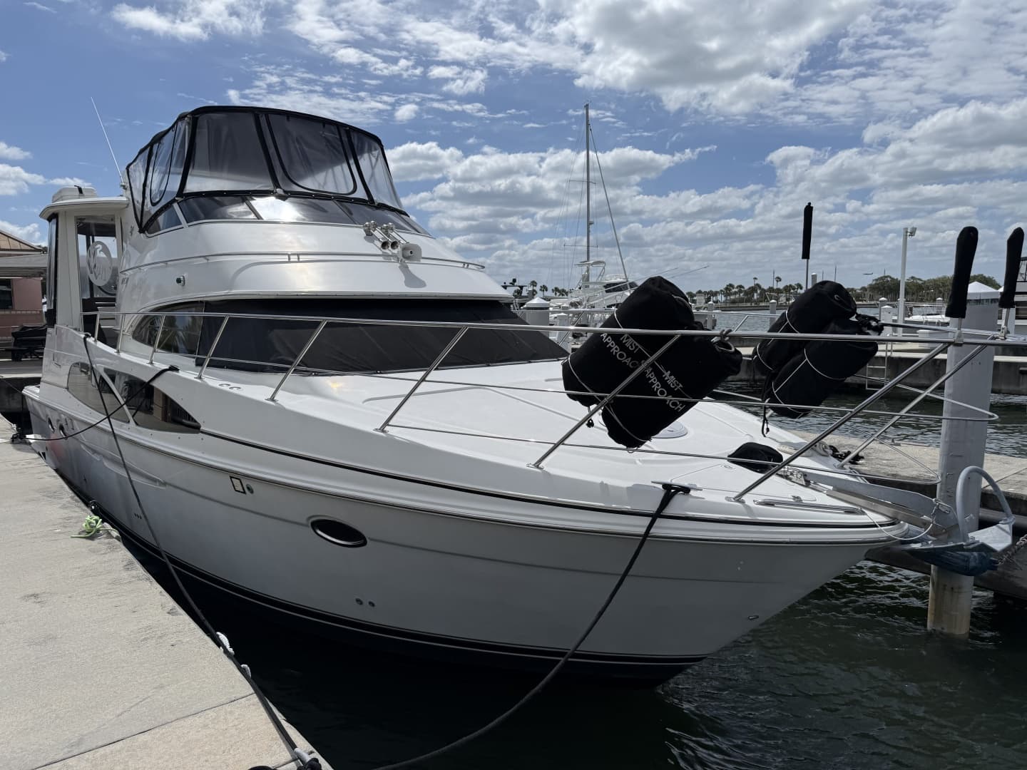 2006 Carver 44 CMY