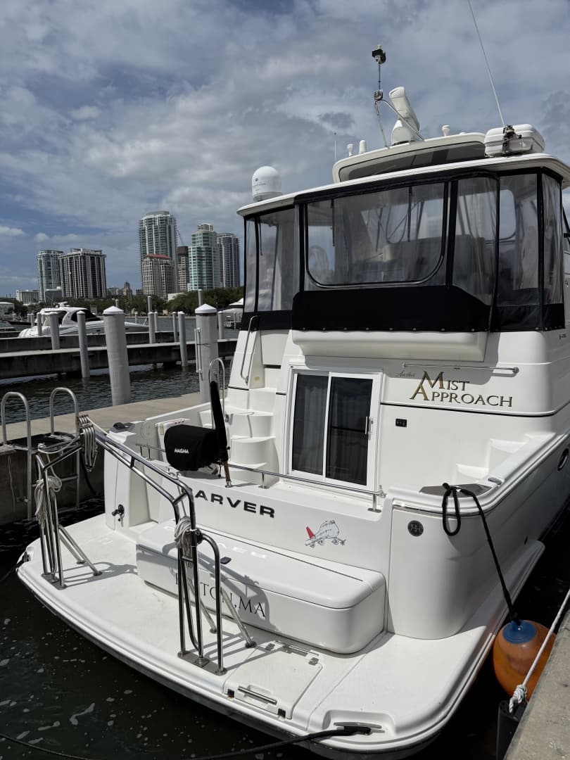 2006 Carver 44 CMY