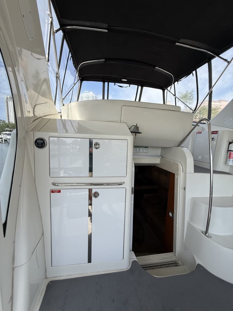 2006 Carver 44 CMY