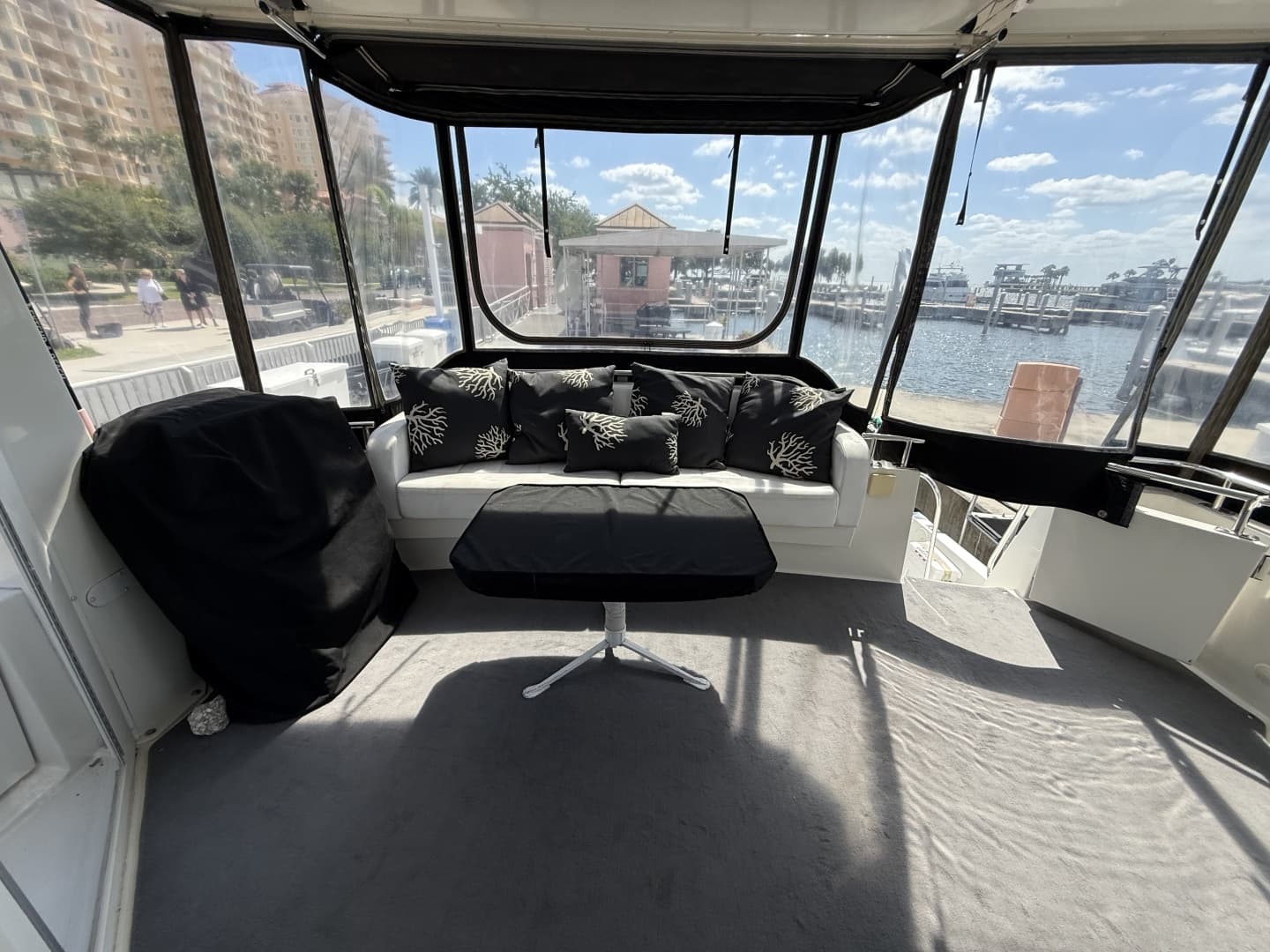 2006 Carver 44 CMY