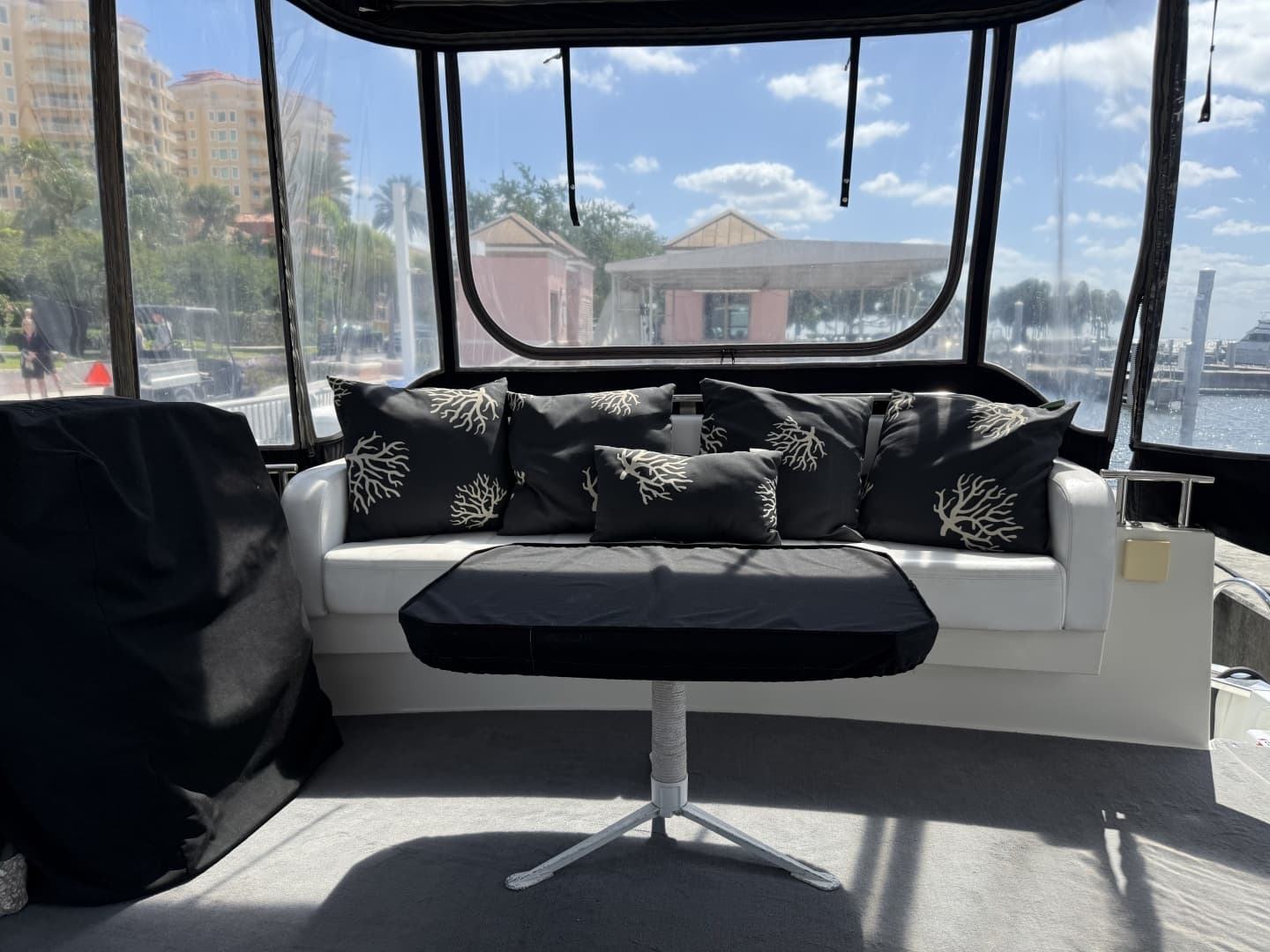 2006 Carver 44 CMY