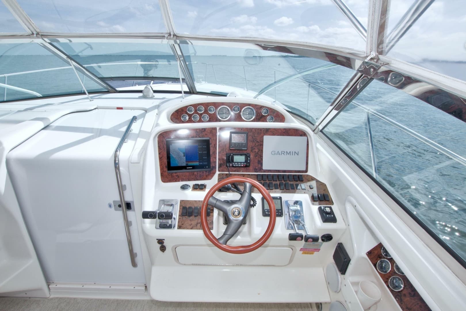 1997 Sea Ray 370 Express Cruiser