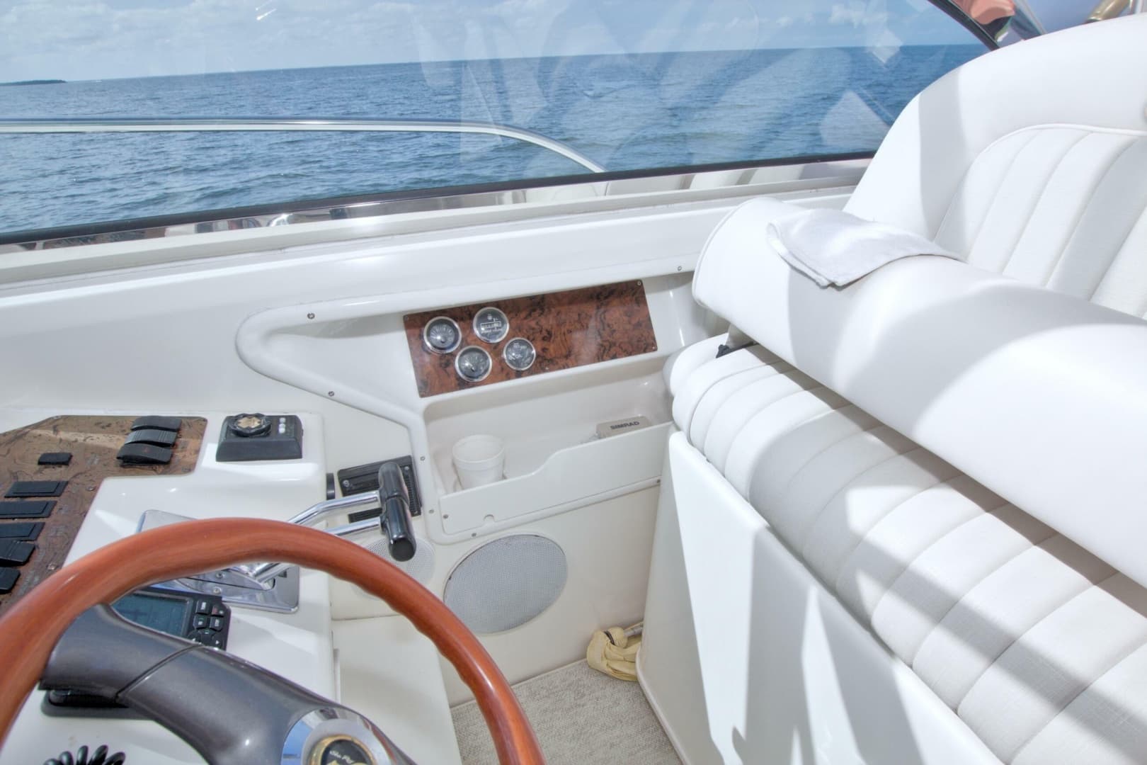 1997 Sea Ray 370 Express Cruiser