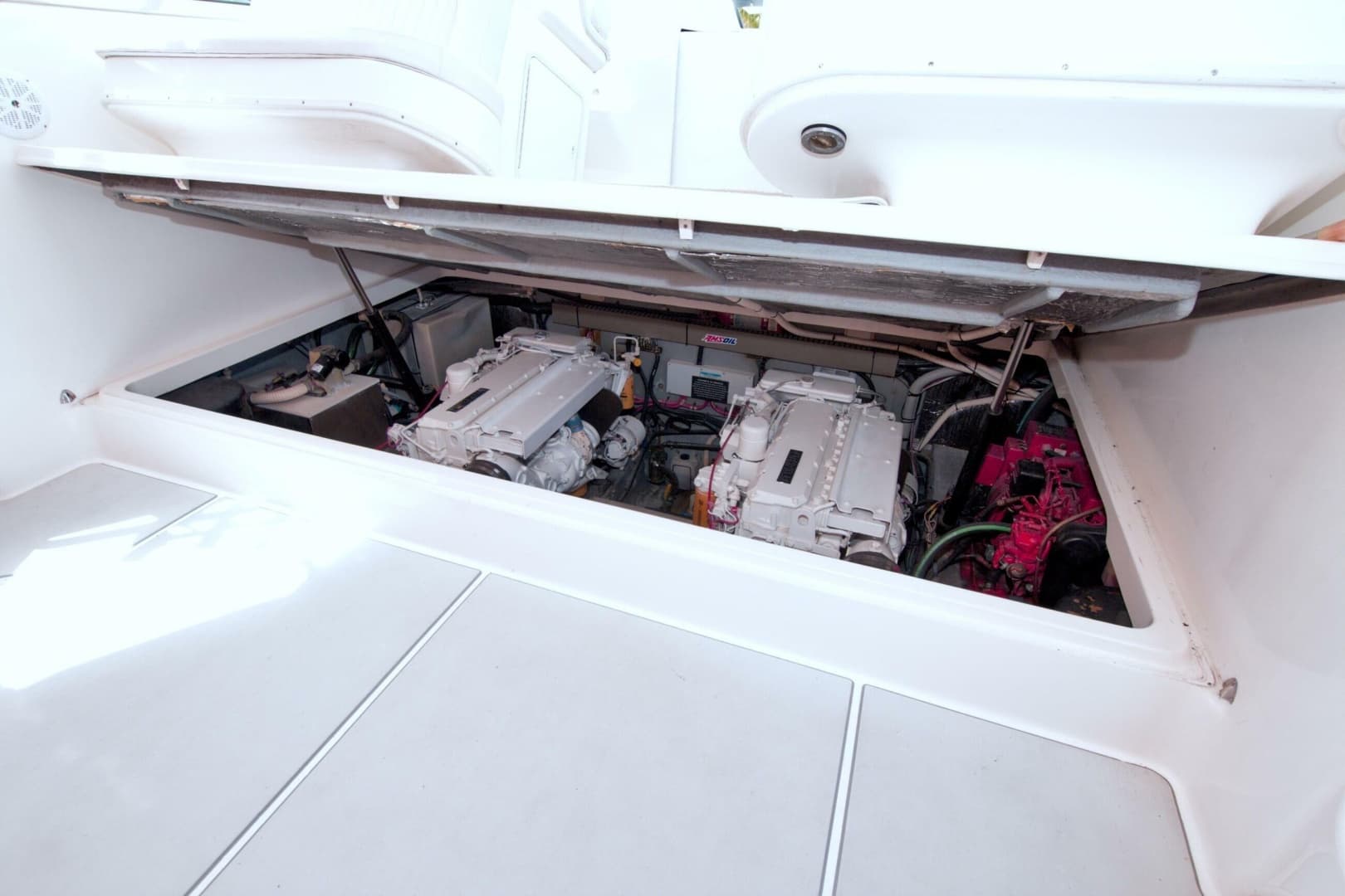 1997 Sea Ray 370 Express Cruiser