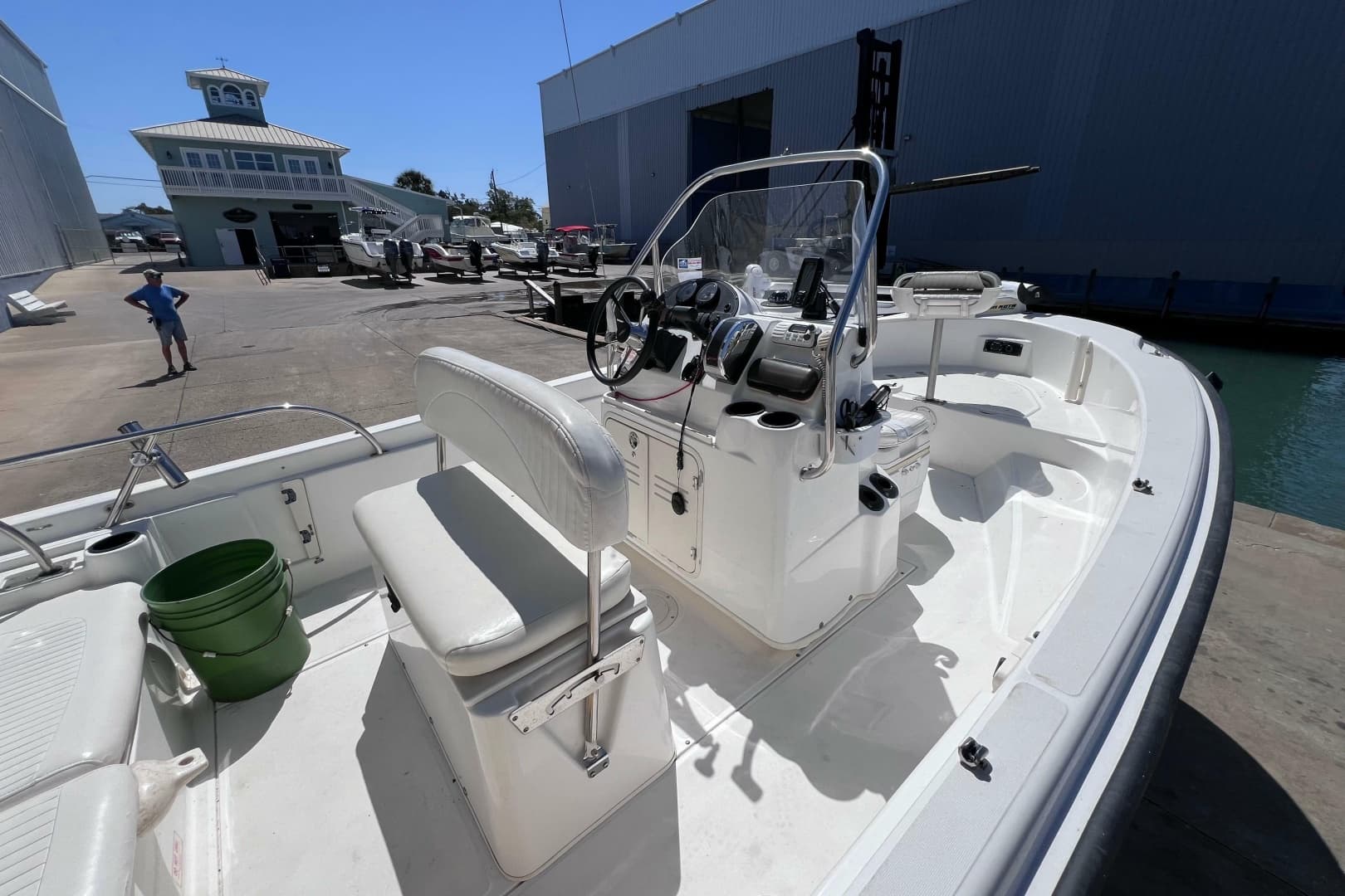 2004 Boston Whaler 180 Dauntless