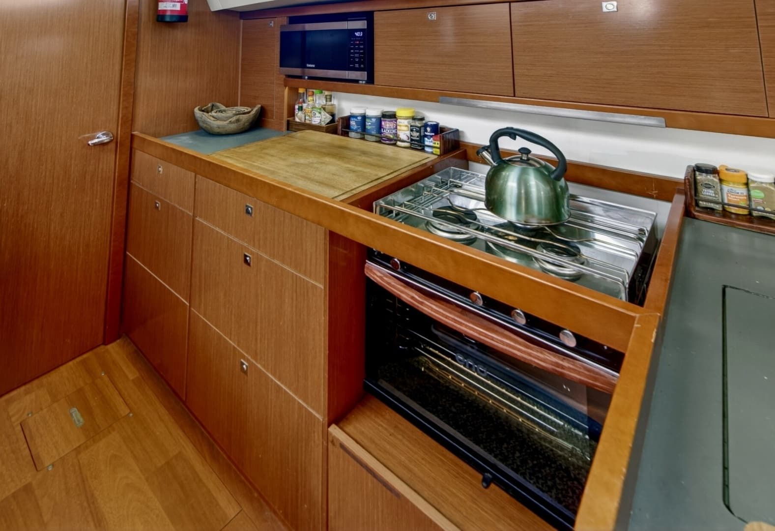 2012 Beneteau Oceanis 48