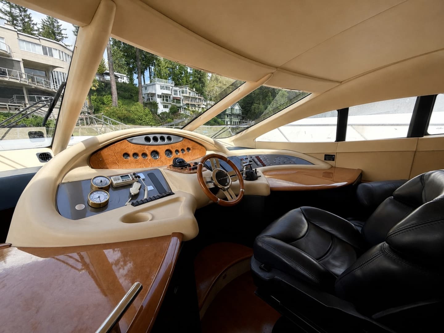 2005 Azimut Fly 62