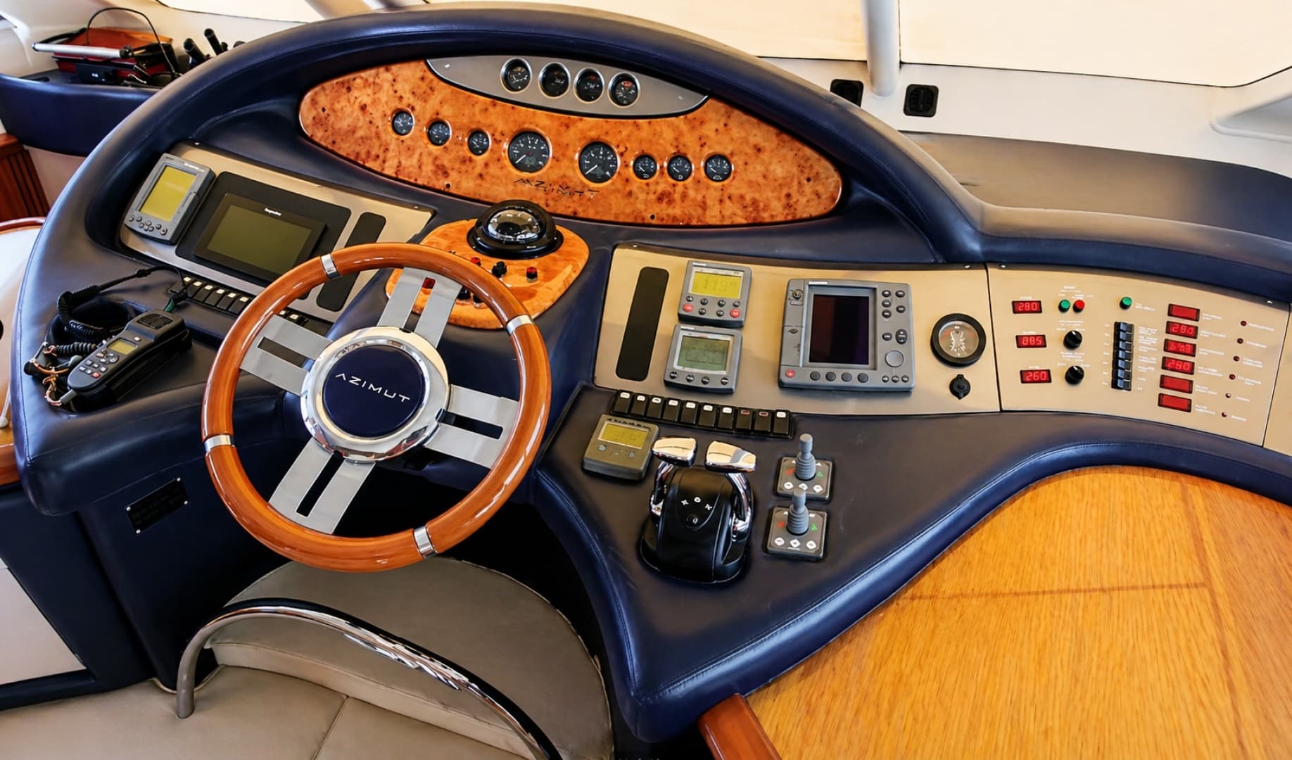 2005 Azimut Fly 62