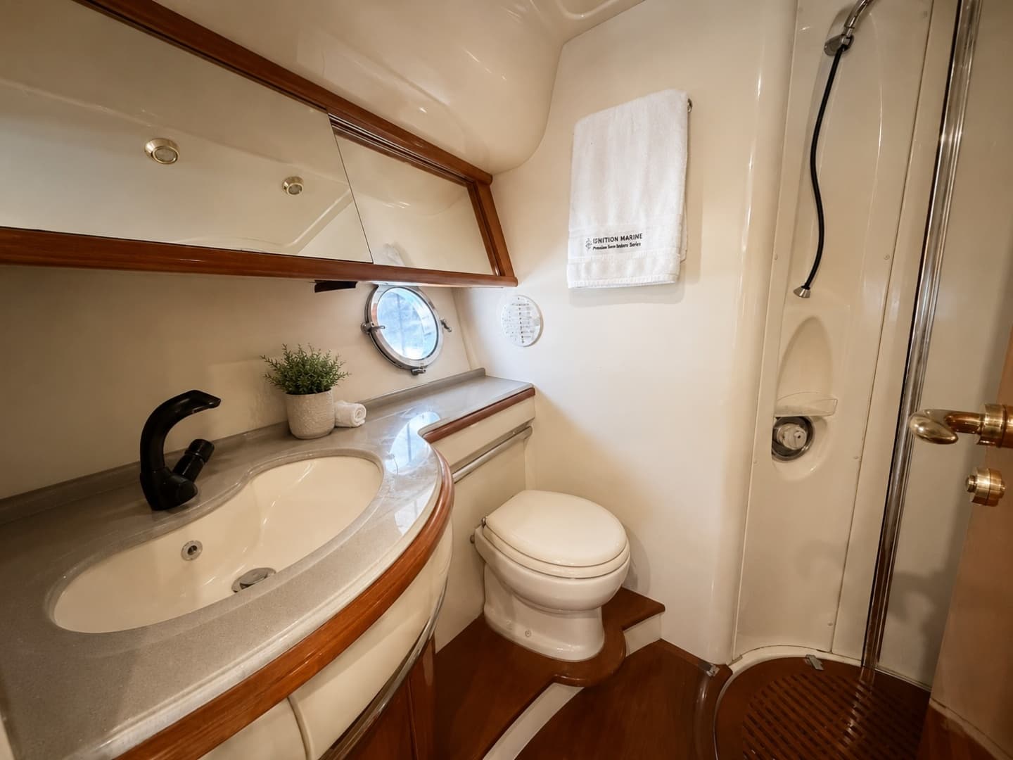 2005 Azimut Fly 62