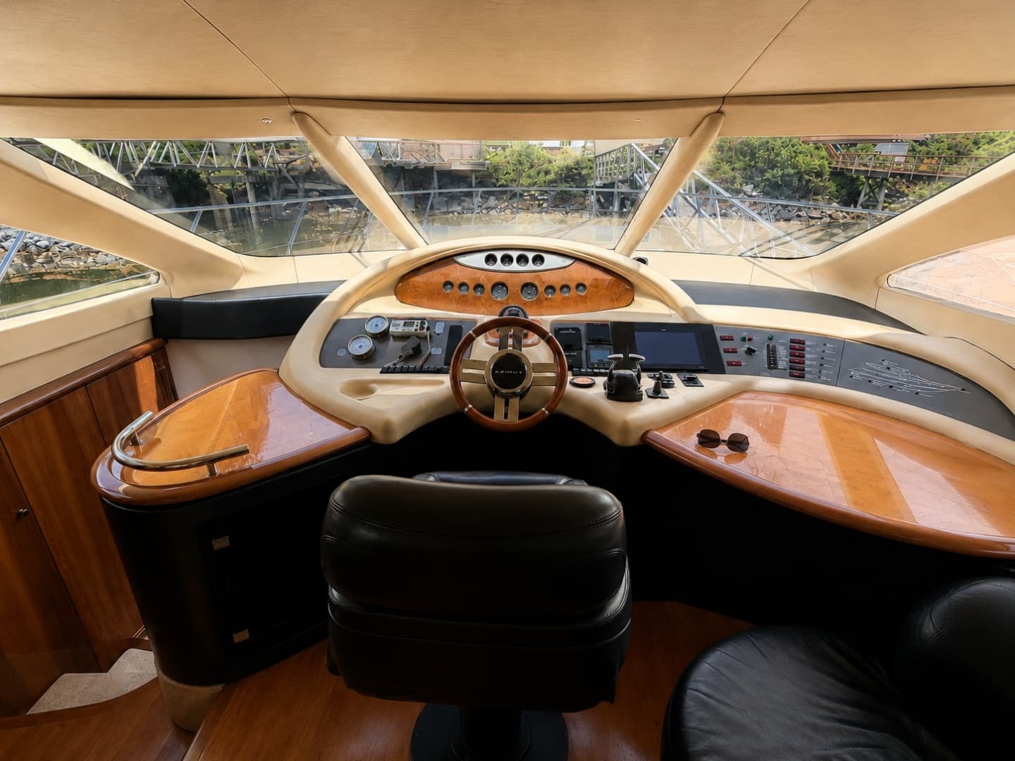 2005 Azimut Fly 62