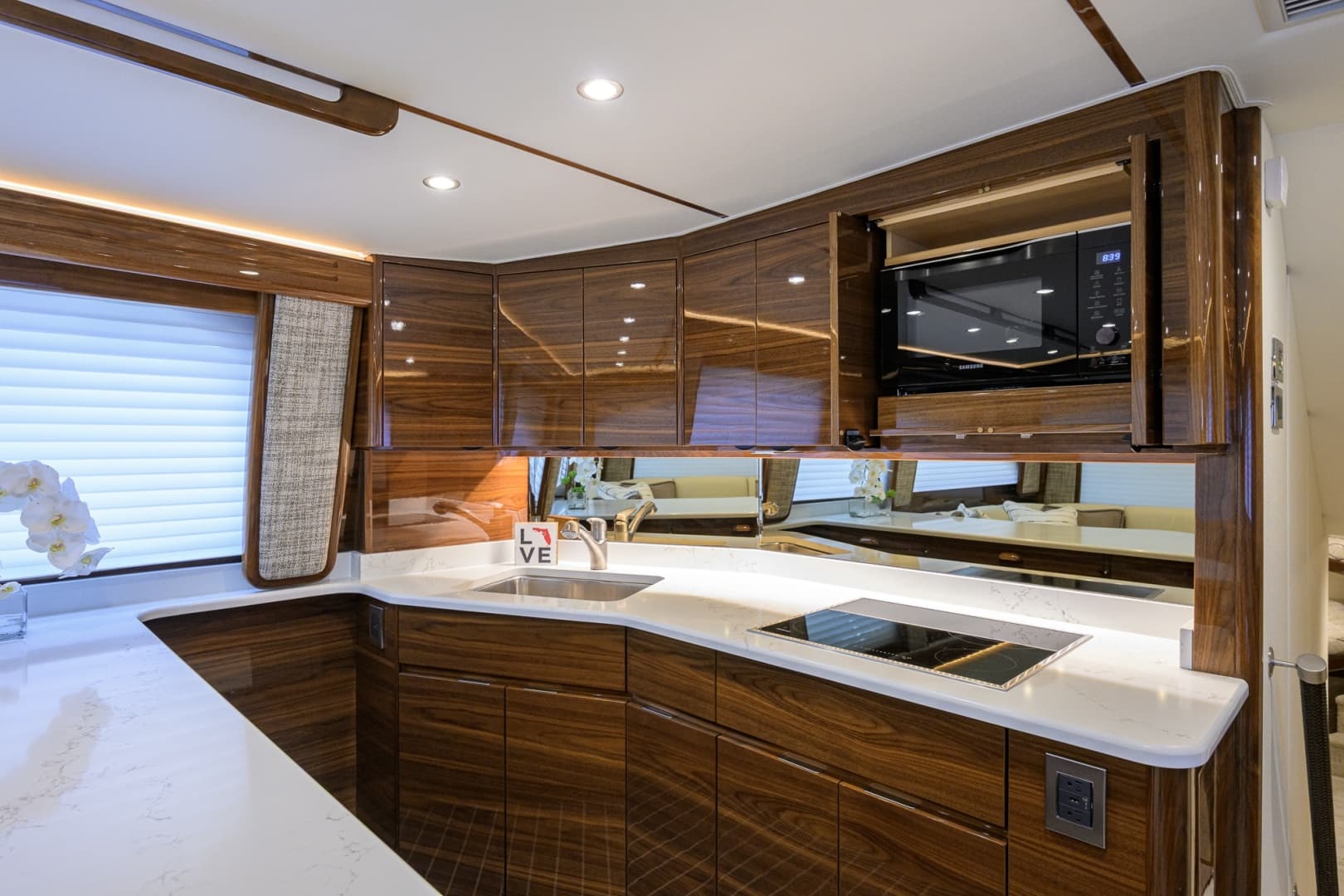 Viking 54 - Dog House - Galley