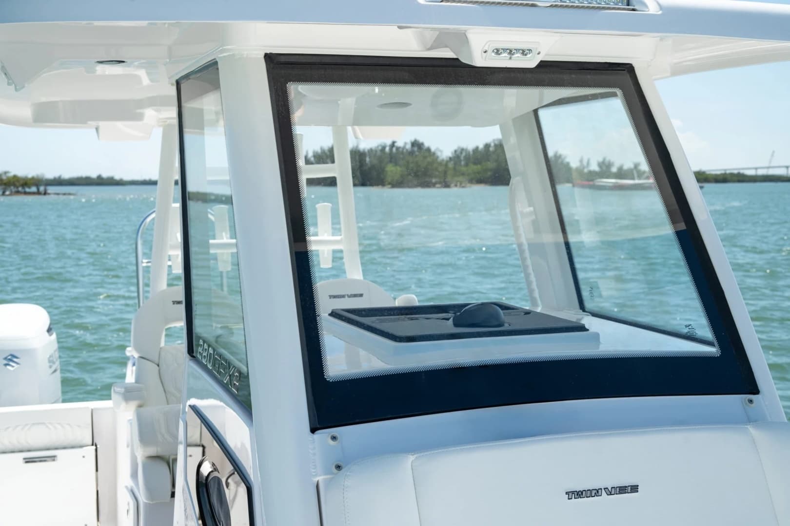 2026 Twin Vee 280 GFX2 CC