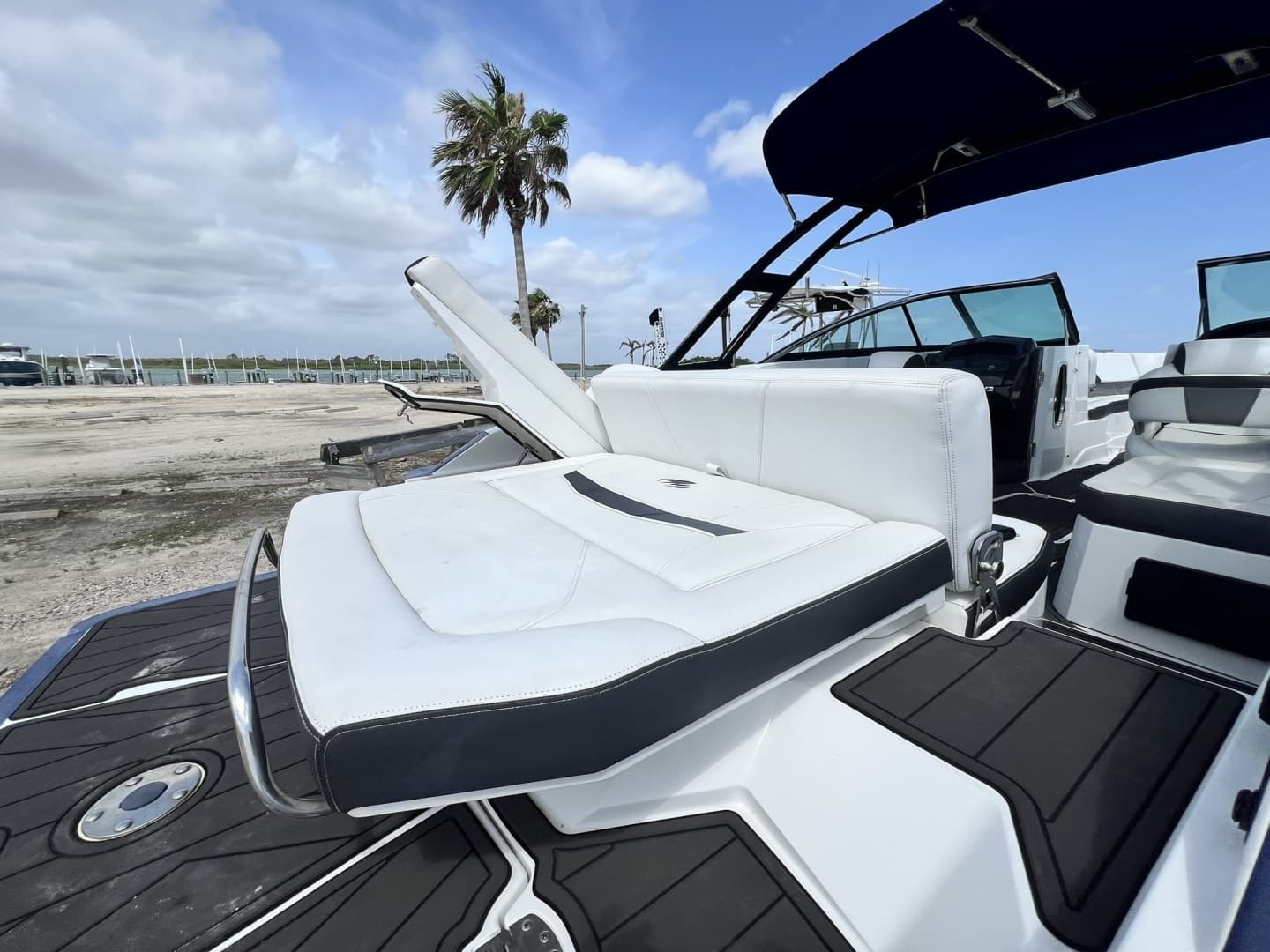 2015 Monterey 268SS