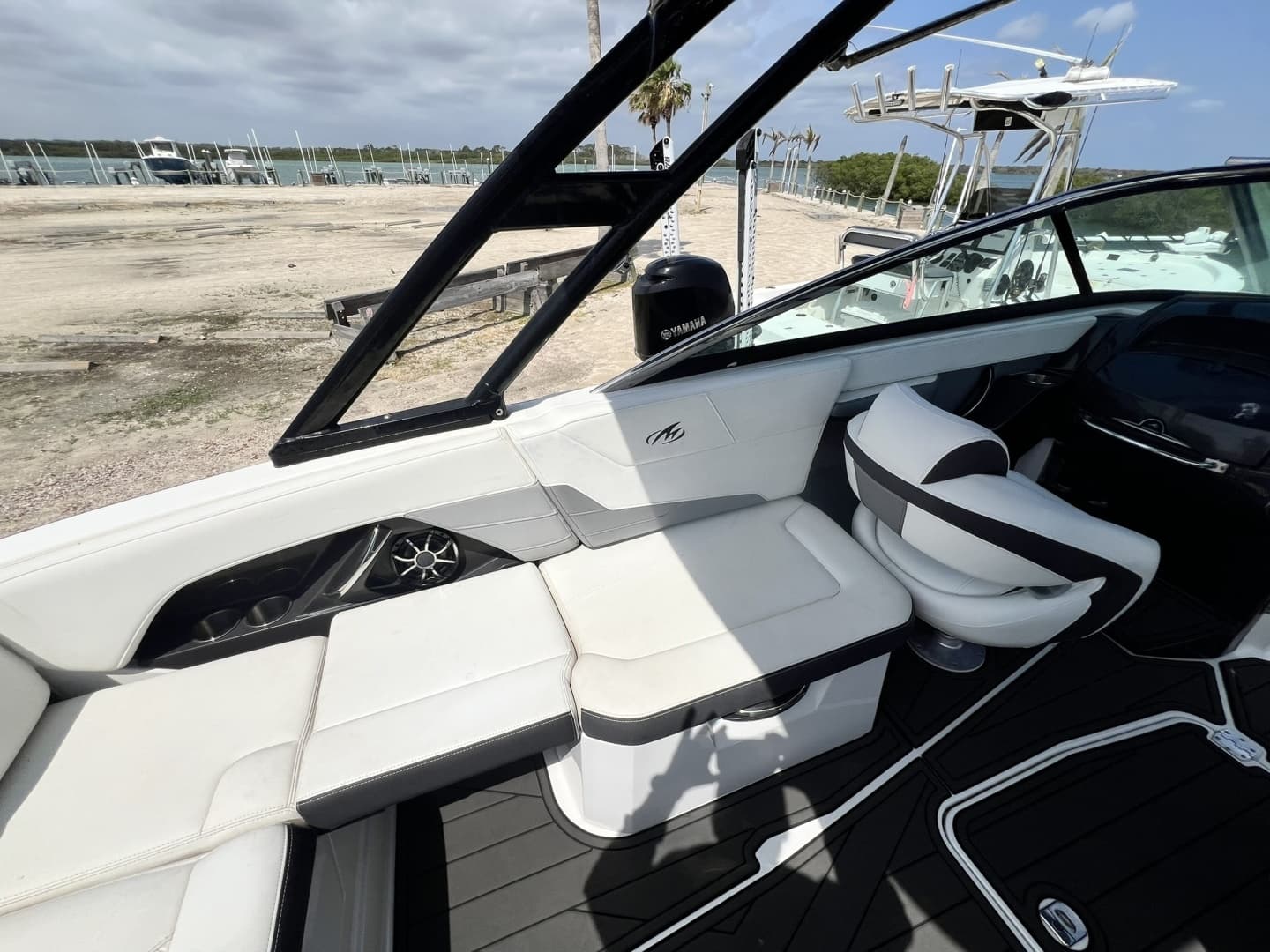 2015 Monterey 268SS