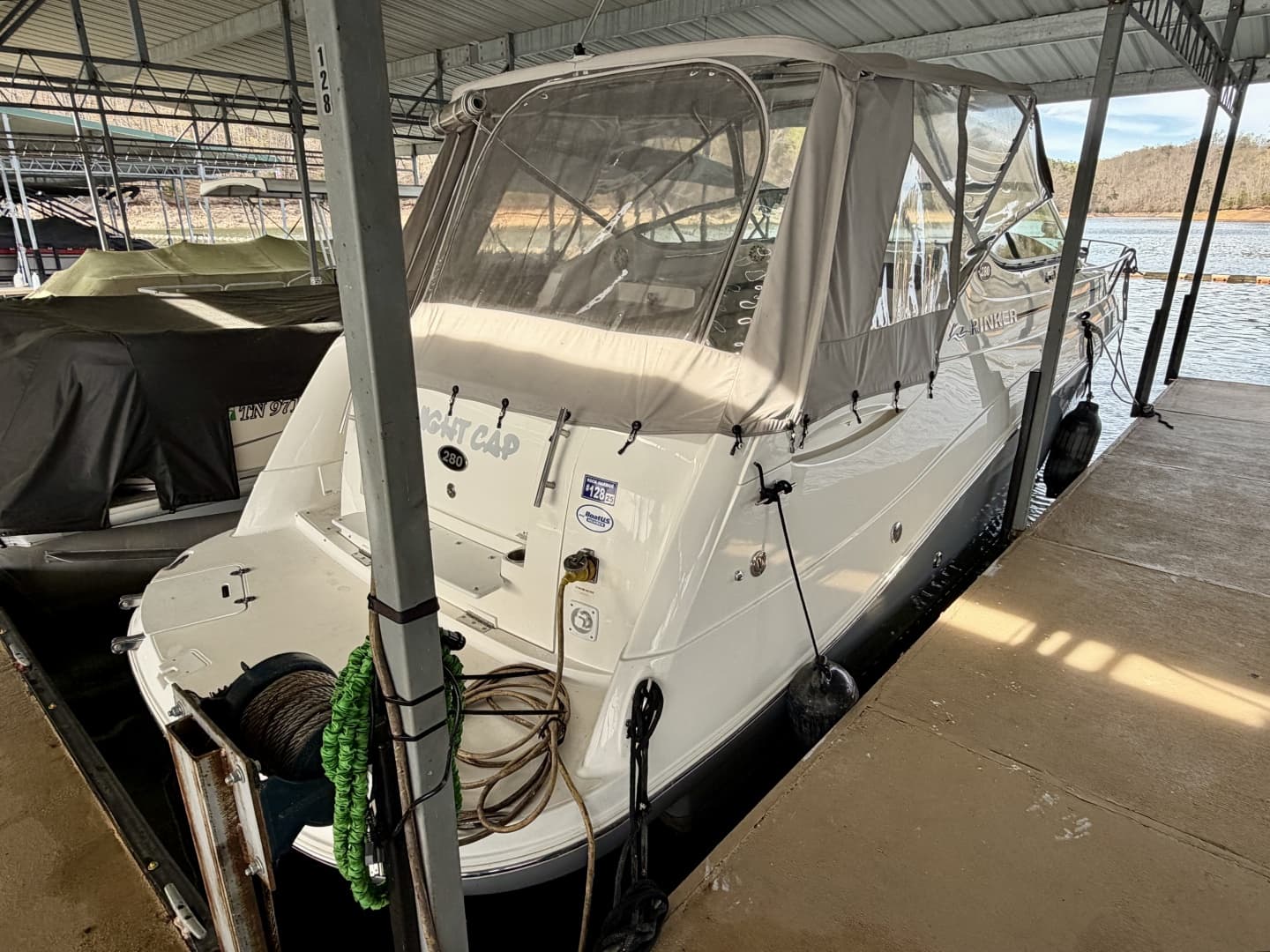 2008 Rinker 280 Express Cruiser