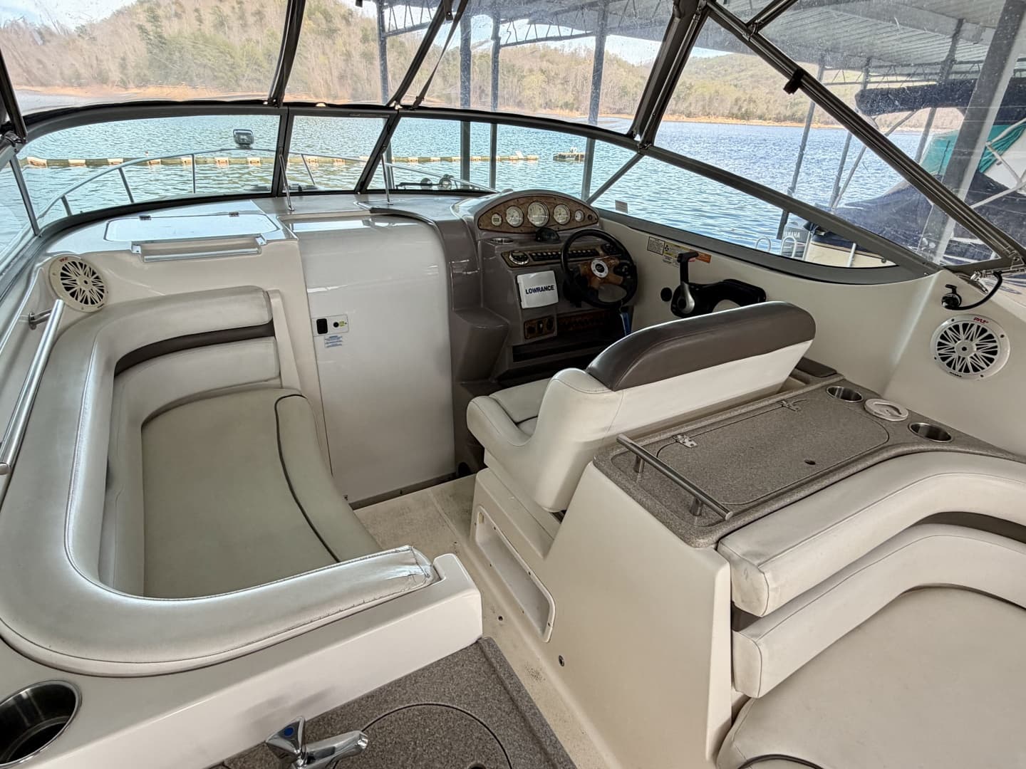 2008 Rinker 280 Express Cruiser