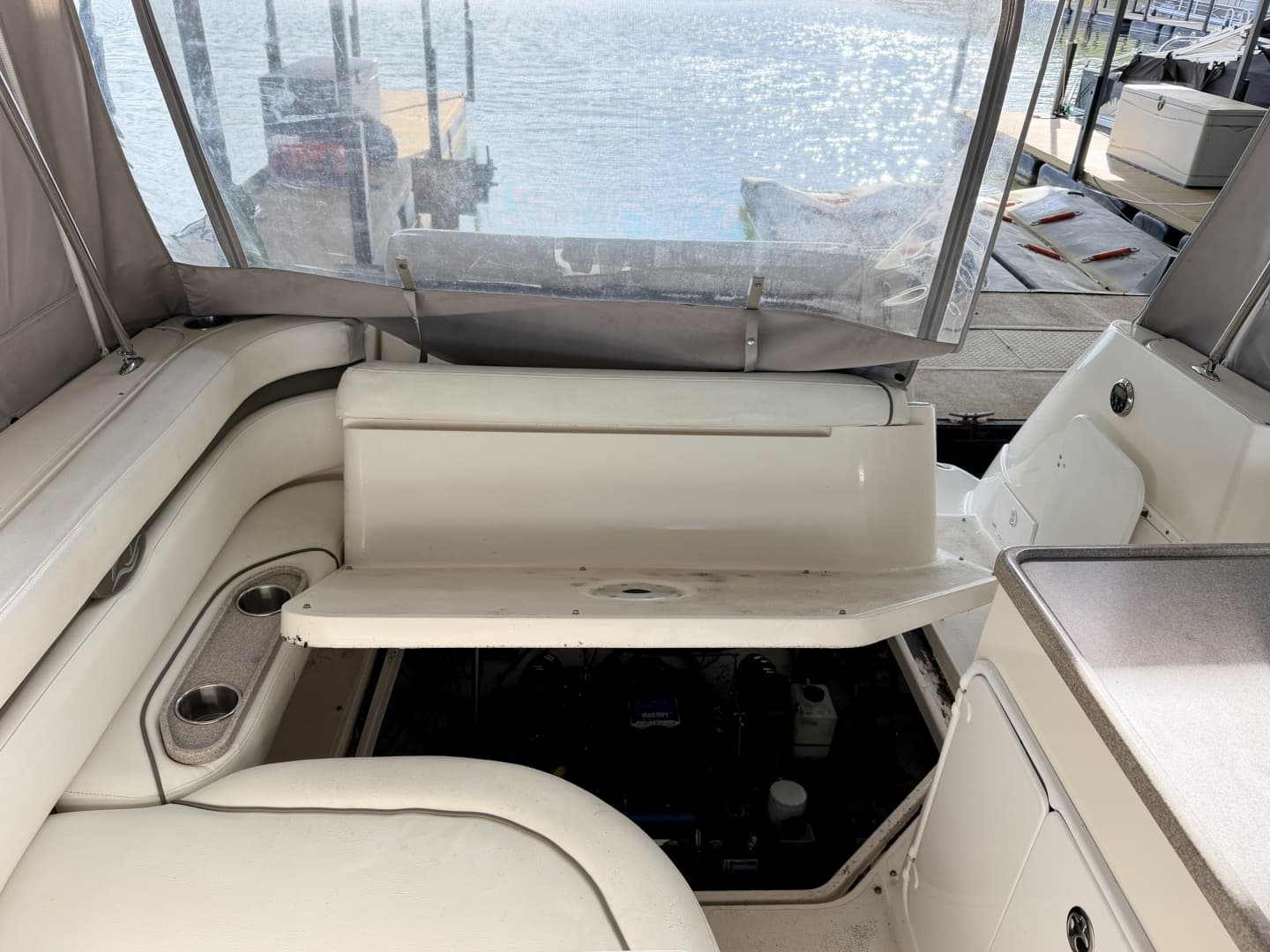 2008 Rinker 280 Express Cruiser