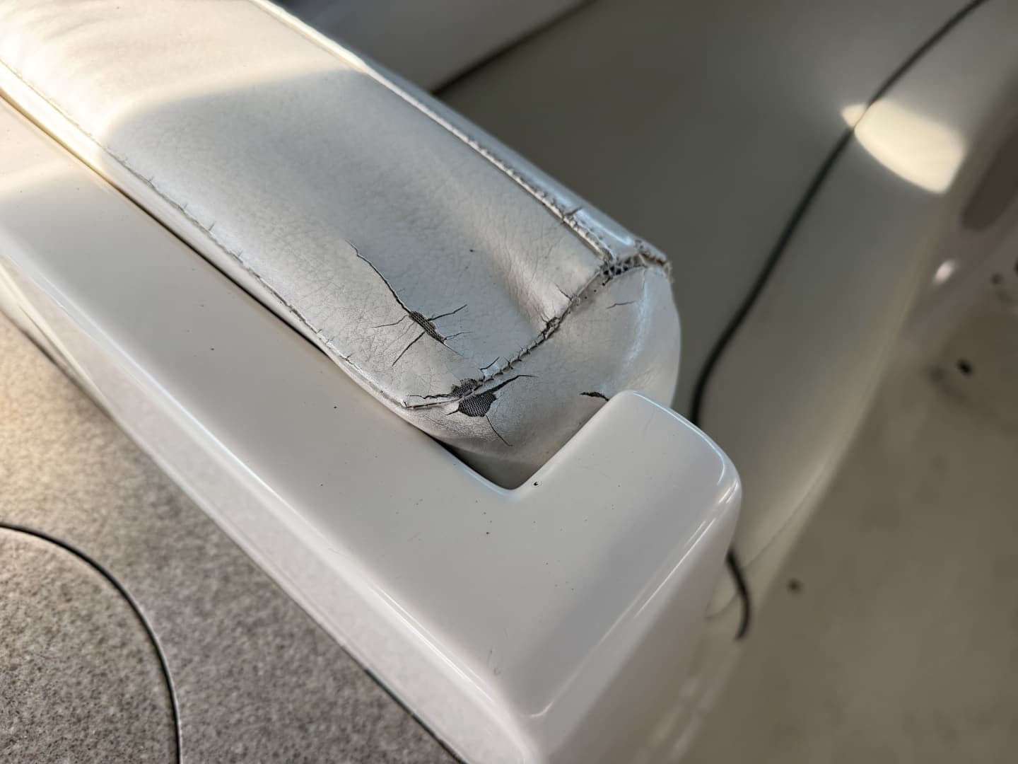 2008 Rinker 280 Express Cruiser