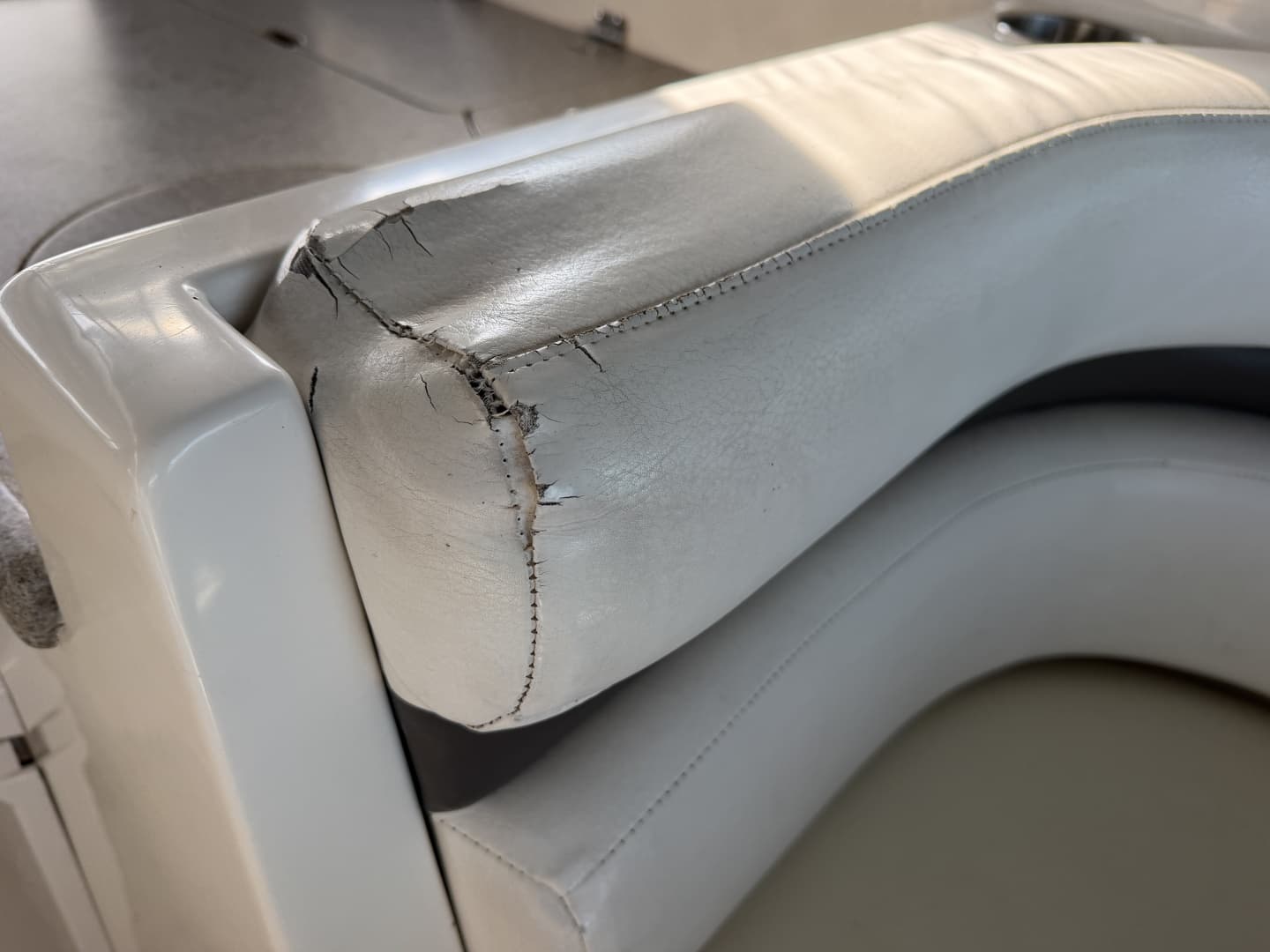 2008 Rinker 280 Express Cruiser