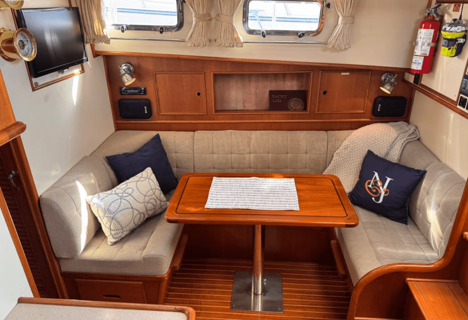 1999 Grand Banks Yachts 