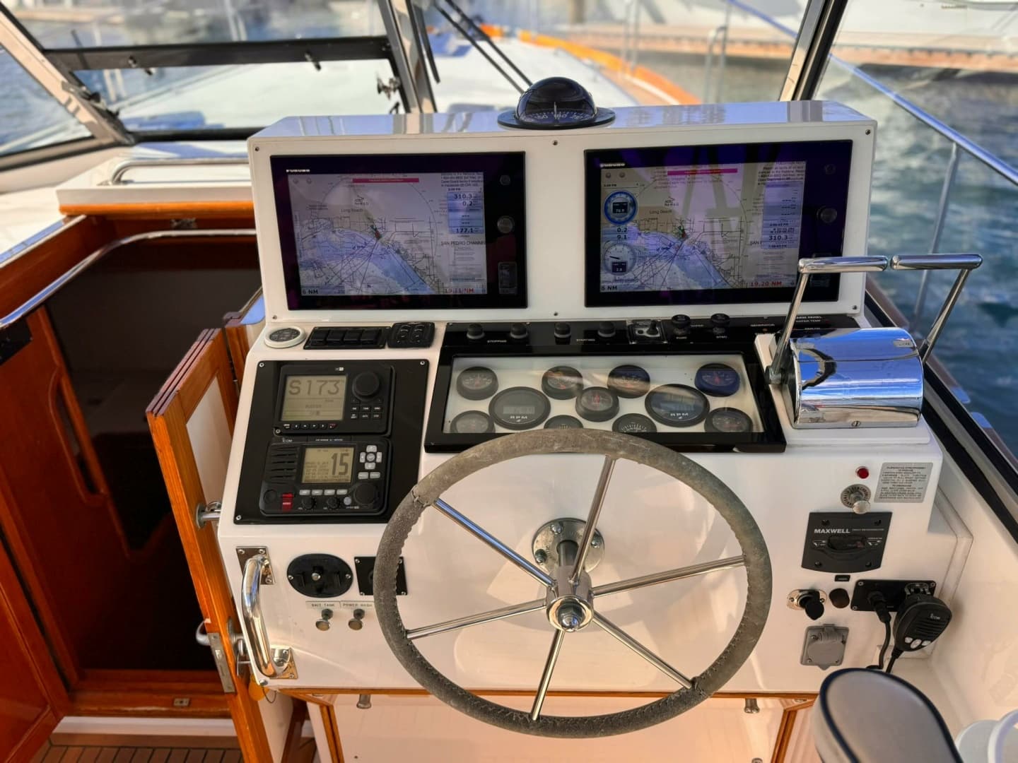 1999 Grand Banks Yachts 