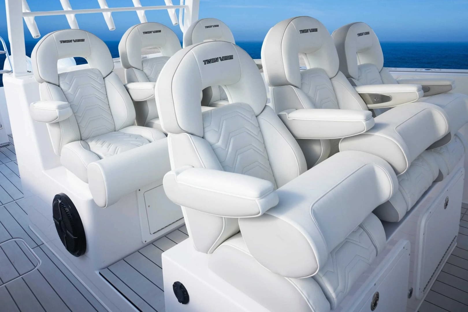 2026 Twin Vee 400 GFX2 CC