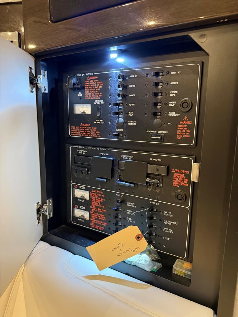 Formula 34 CLAIR DE LUNE - Ship's Panel