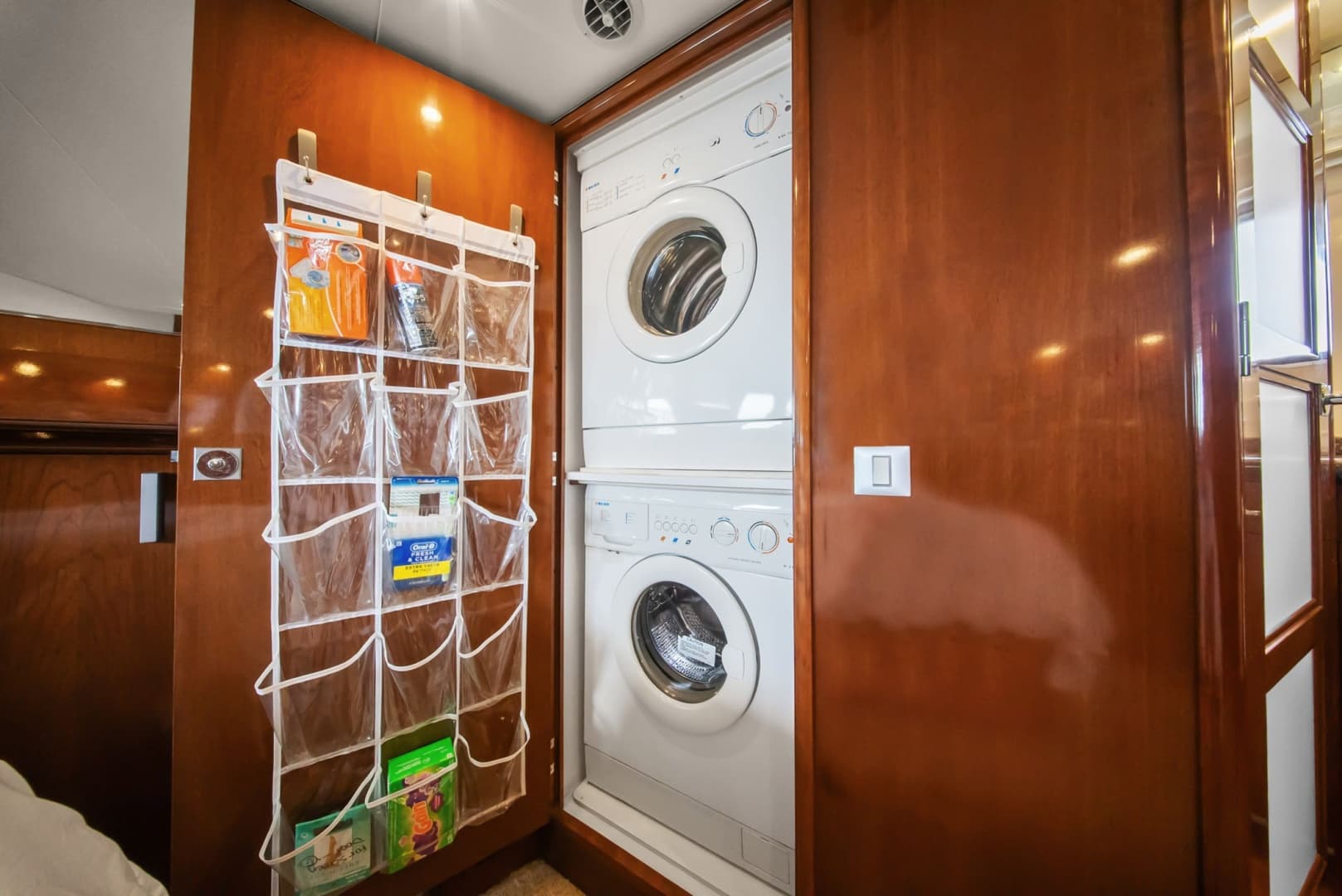 2008 Carver 56 Voyager SE