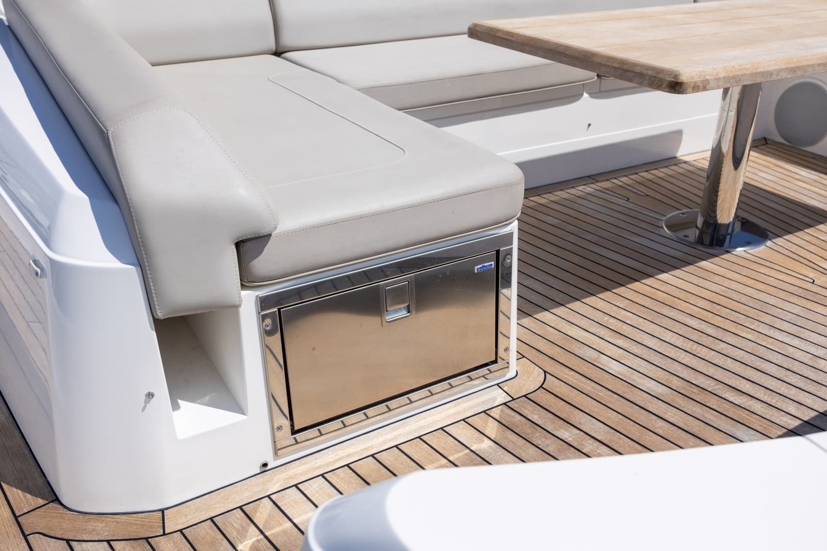 2020 Sunseeker PREDATOR 74 XPS