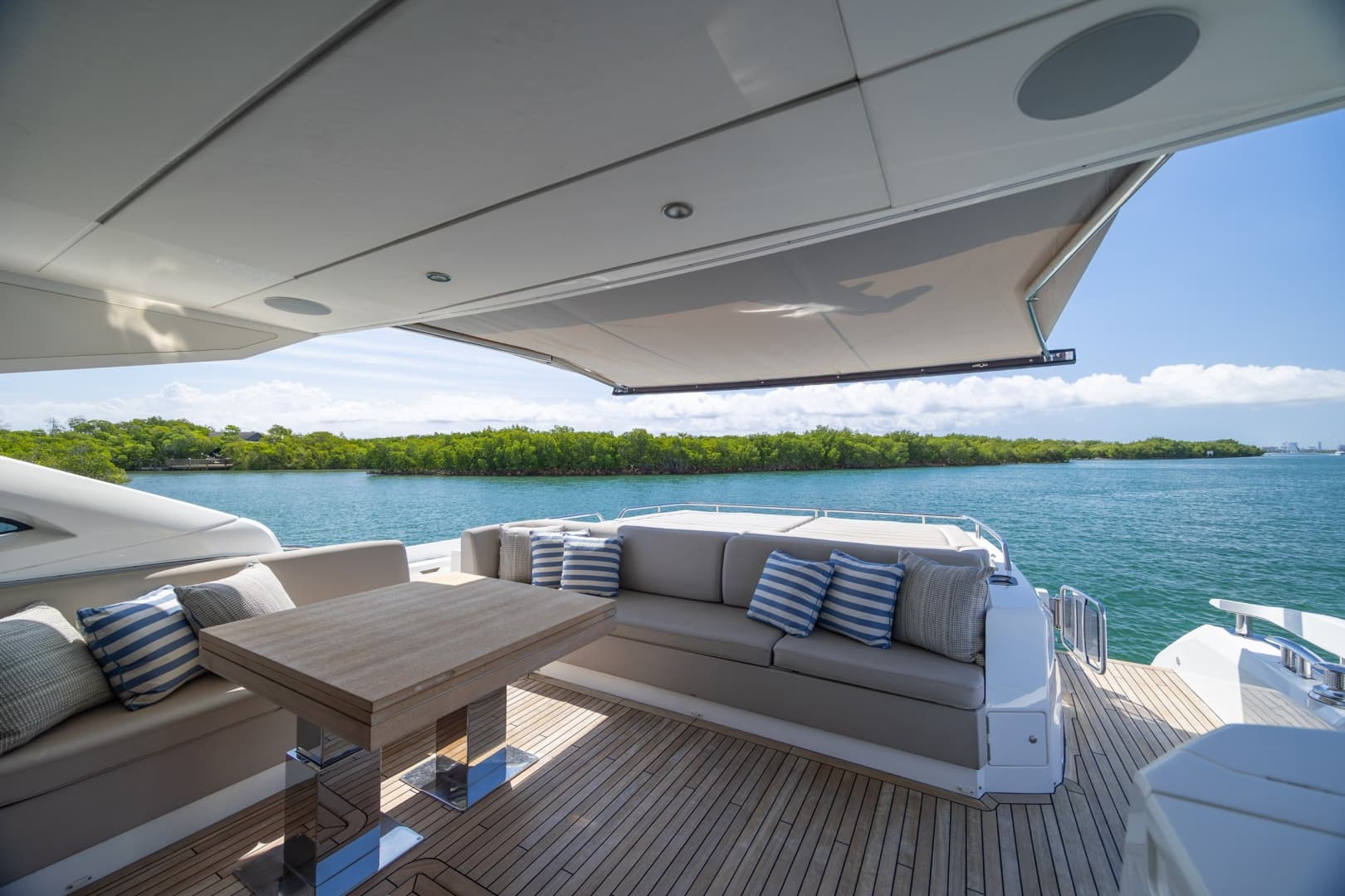 2020 Sunseeker PREDATOR 74 XPS