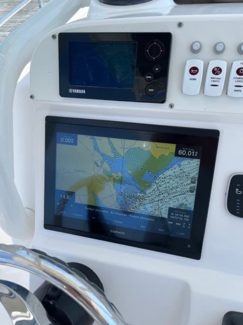 2011 Everglades Everglades 230 CC