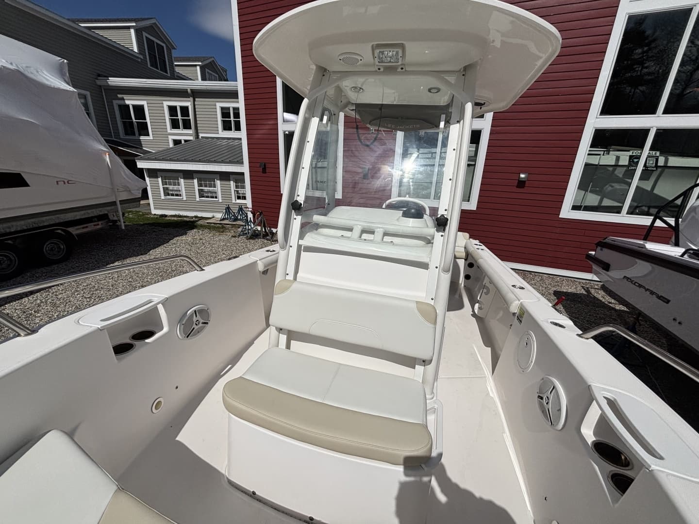 2011 Everglades Everglades 230 CC