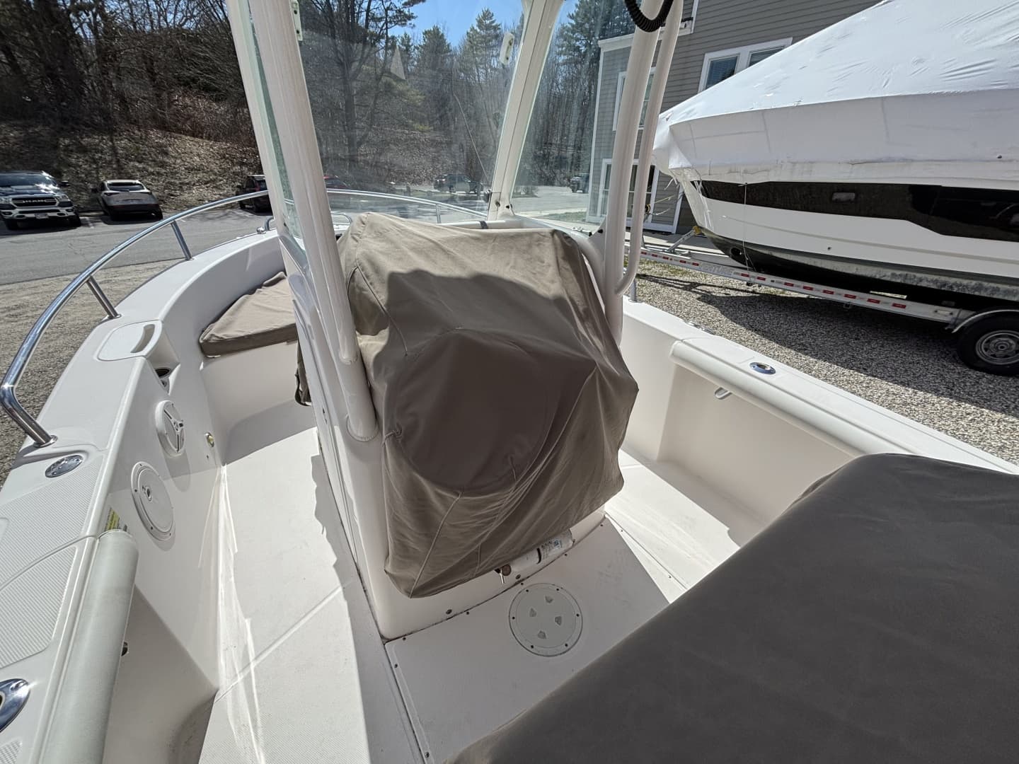 2011 Everglades Everglades 230 CC