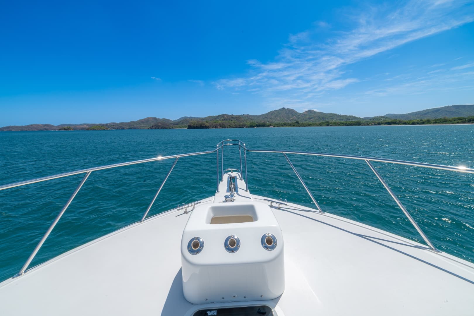 2005 Viking 61 Convertible Bow